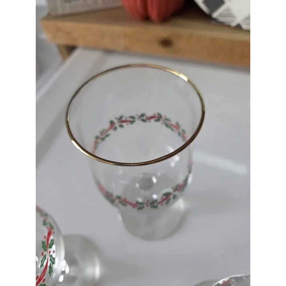 Vintage Set‎ of 4 Christmas Wine Water Glasses Holly Leaves Print Across Sz 6.5”